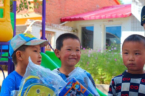http://himg2.huanqiu.com/attachment2010/2016/0914/20160914042935108.jpg